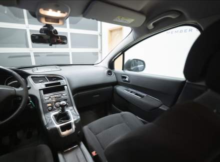 Peugeot - 5008