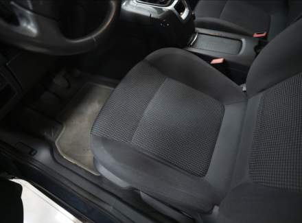 Peugeot - 5008