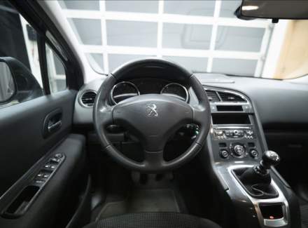 Peugeot - 5008