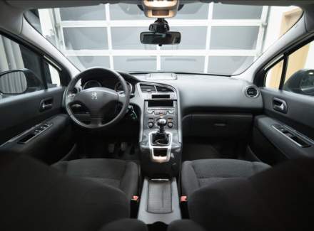 Peugeot - 5008