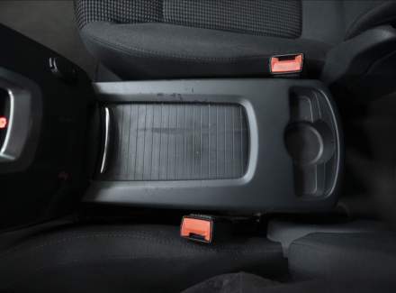 Peugeot - 5008