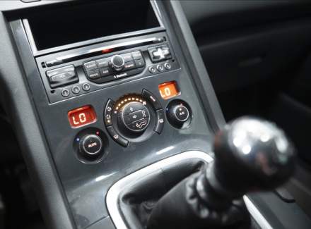 Peugeot - 5008