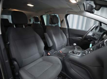 Peugeot - 5008
