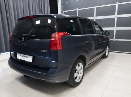 Peugeot - 5008