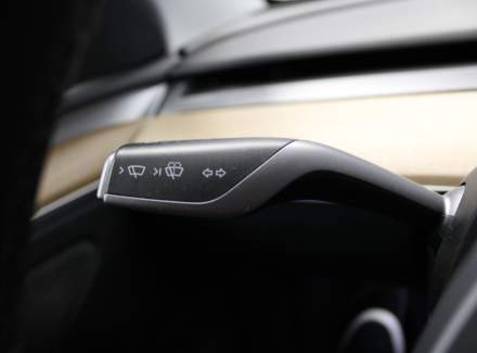 Tesla - Model Y