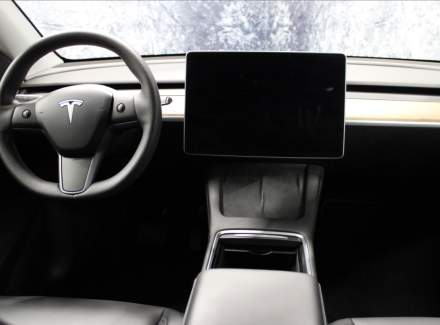 Tesla - Model Y