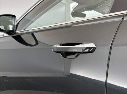 Audi - A8