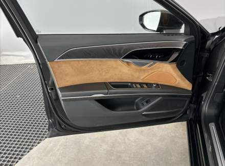 Audi - A8