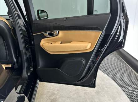 Volvo - XC90