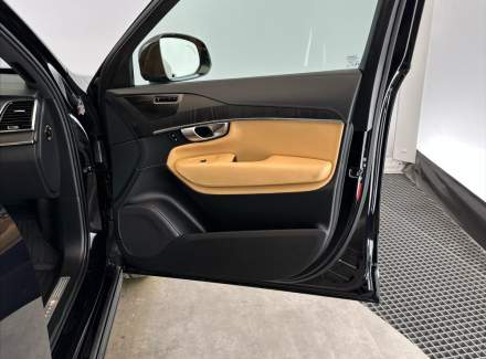Volvo - XC90
