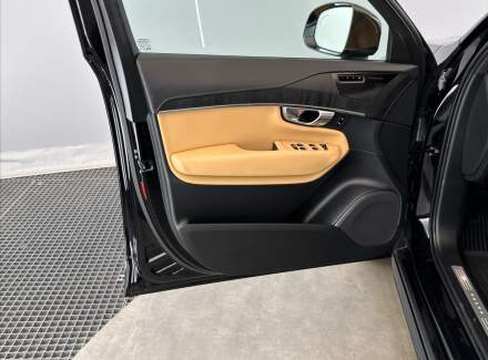 Volvo - XC90