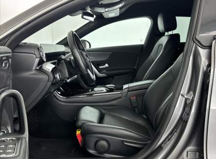 Mercedes-Benz - CLA
