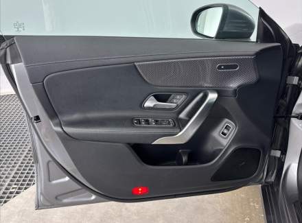Mercedes-Benz - CLA