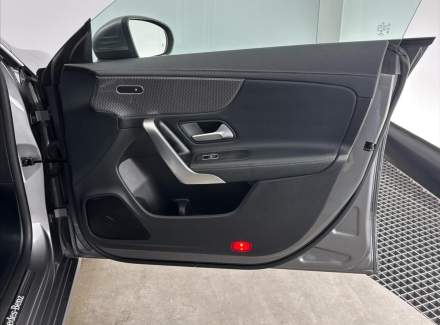 Mercedes-Benz - CLA