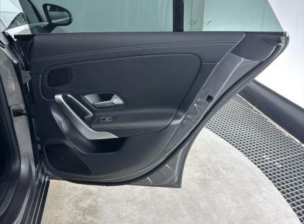 Mercedes-Benz - CLA