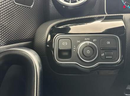 Mercedes-Benz - CLA