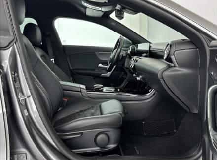 Mercedes-Benz - CLA