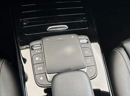 Mercedes-Benz - CLA