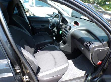 Peugeot - 206