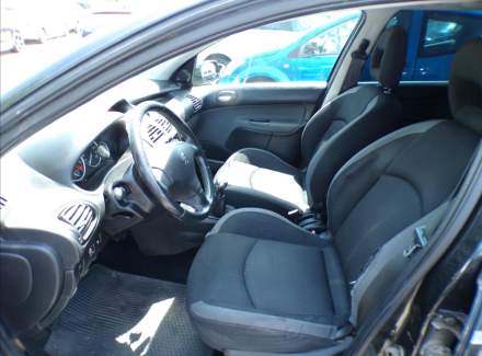 Peugeot - 206