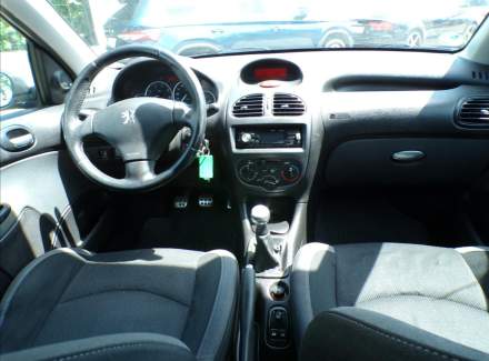 Peugeot - 206