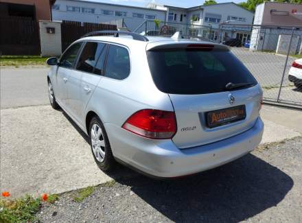 Volkswagen - Golf