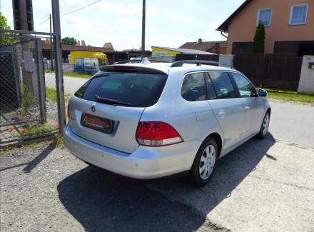Volkswagen - Golf