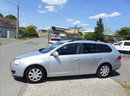 Volkswagen - Golf