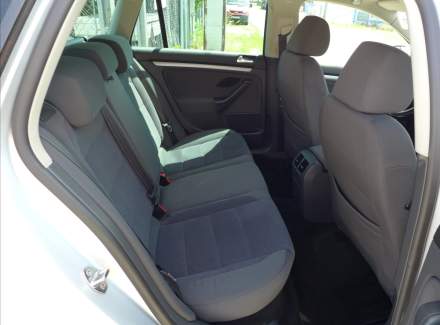 Volkswagen - Golf