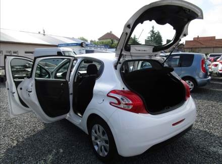 Peugeot - 208