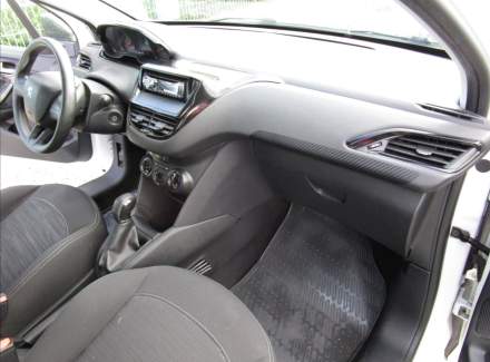 Peugeot - 208