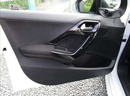 Peugeot - 208