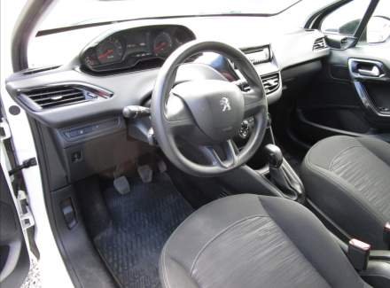 Peugeot - 208