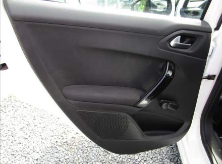 Peugeot - 208