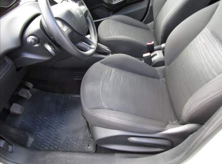 Peugeot - 208