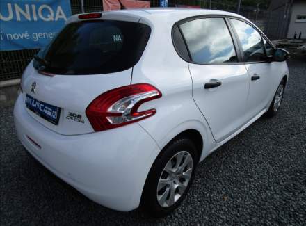 Peugeot - 208