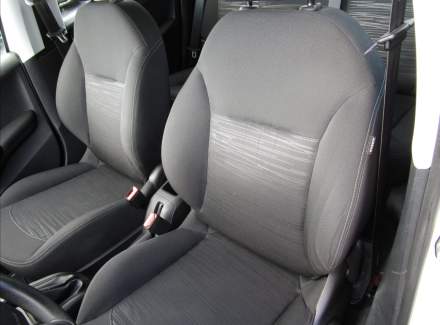 Peugeot - 208