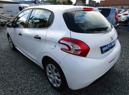 Peugeot - 208