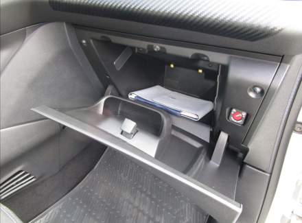 Peugeot - 208