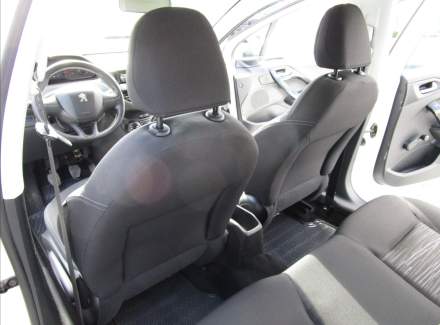 Peugeot - 208