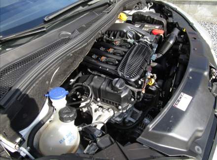 Peugeot - 208