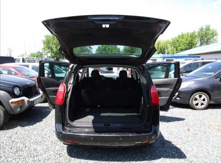 Peugeot - 5008