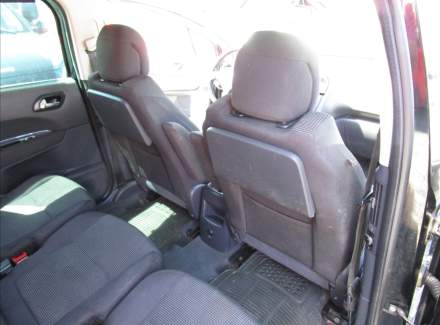 Peugeot - 5008