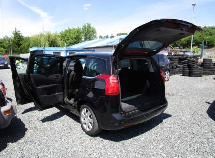 Peugeot - 5008