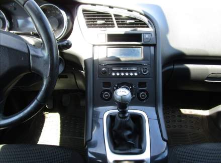 Peugeot - 5008