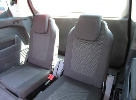 Peugeot - 5008