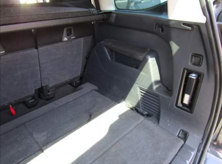 Peugeot - 5008