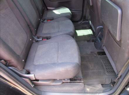 Peugeot - 5008