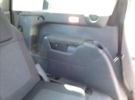 Peugeot - 5008