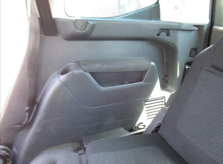 Peugeot - 5008